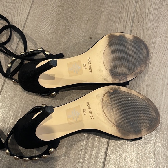 Nine West open toe pumps with tie up straps - Picture 6 of 7